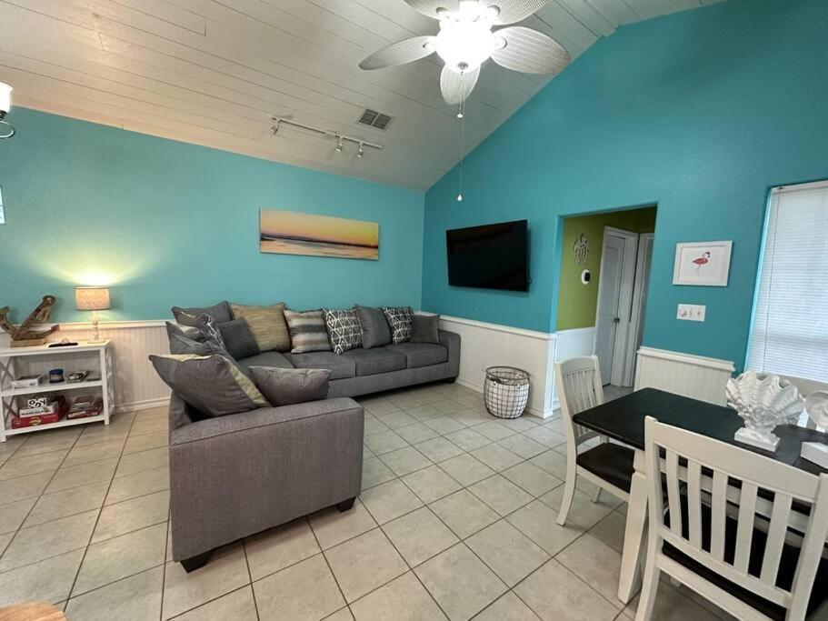 Barefoot Bungalow - Pet Friendly- 2 Bdrm Townhome كوربوس كريستي المظهر الخارجي الصورة