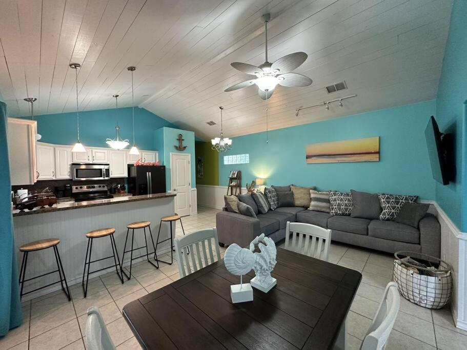 Barefoot Bungalow - Pet Friendly- 2 Bdrm Townhome كوربوس كريستي المظهر الخارجي الصورة