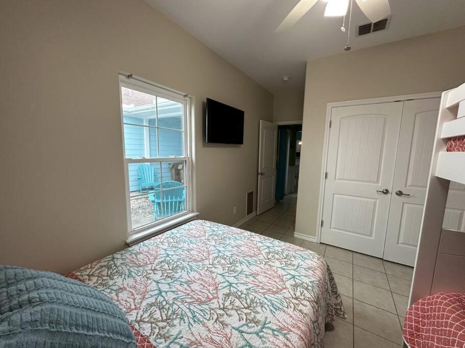 Barefoot Bungalow - Pet Friendly- 2 Bdrm Townhome كوربوس كريستي المظهر الخارجي الصورة