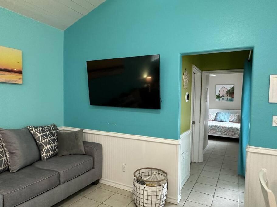 Barefoot Bungalow - Pet Friendly- 2 Bdrm Townhome كوربوس كريستي المظهر الخارجي الصورة